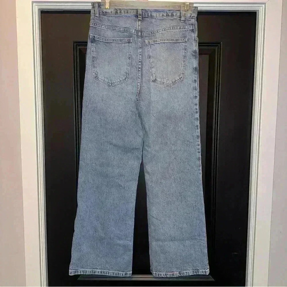 ASOS DESIGN Women's  High Rise Relaxed Dad Jeans In Light Wash‎ 28x32 - Picture 2 of 7